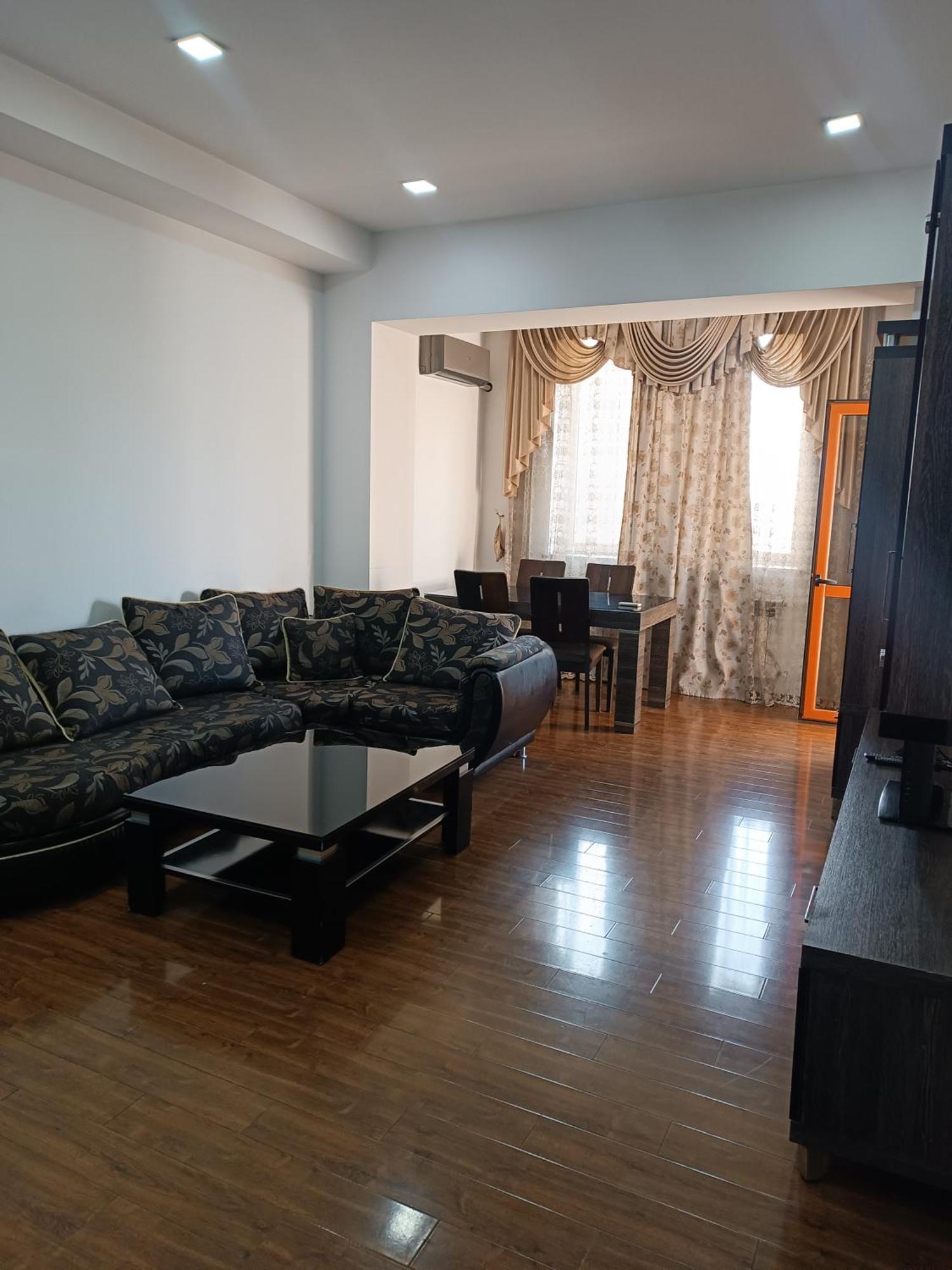 Rent Inn Yerevan On Buzand Street Exterior photo