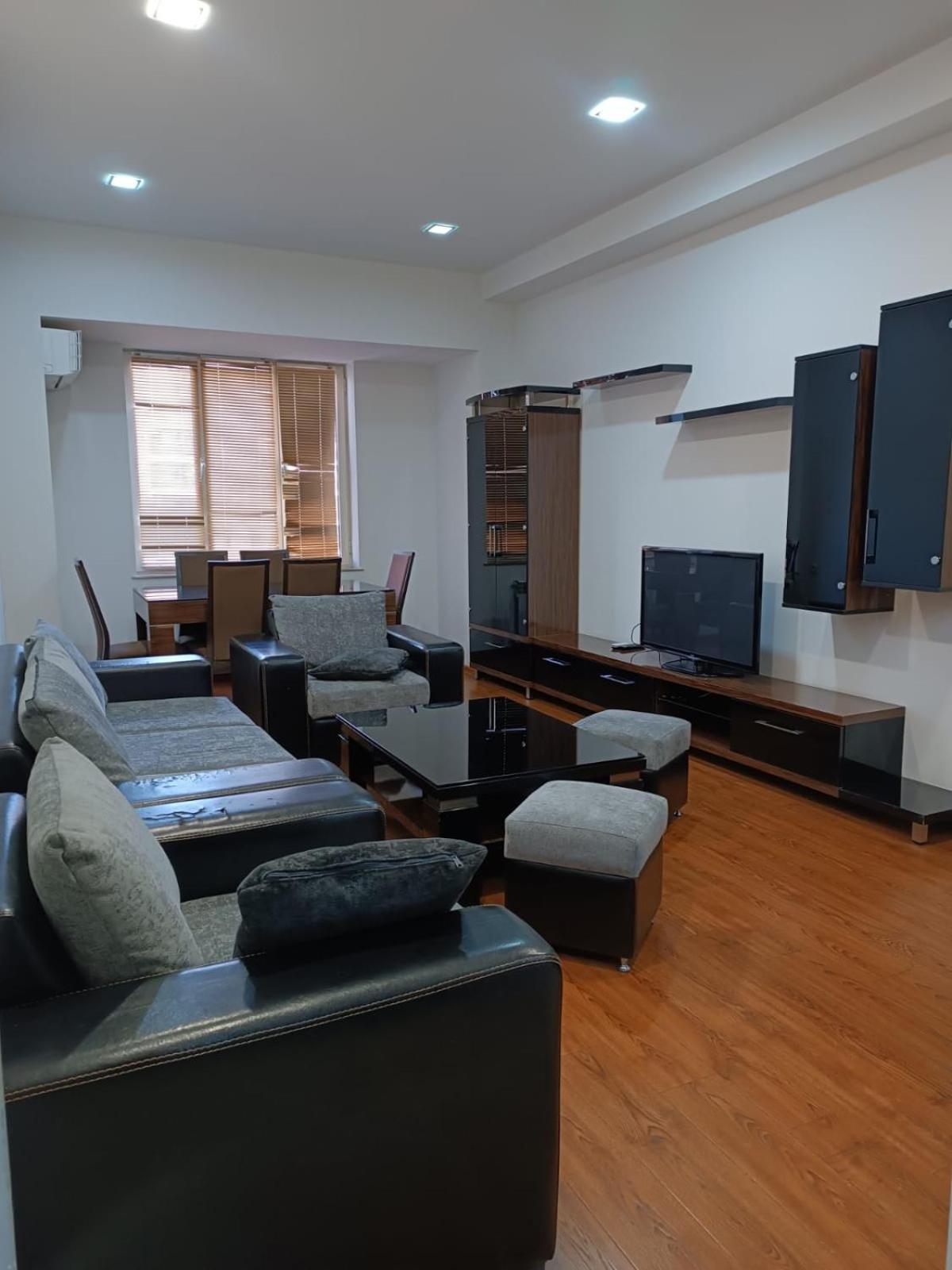 Rent Inn Yerevan On Buzand Street Exterior photo
