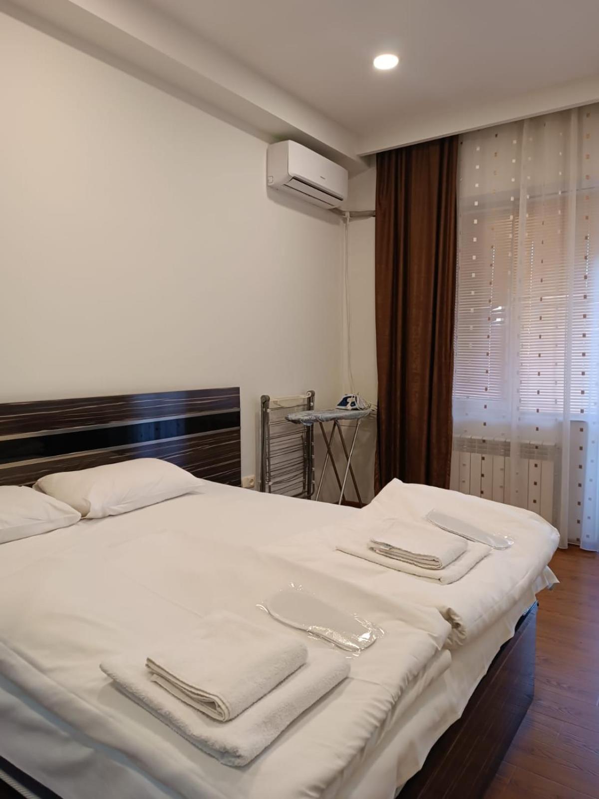 Rent Inn Yerevan On Buzand Street Exterior photo