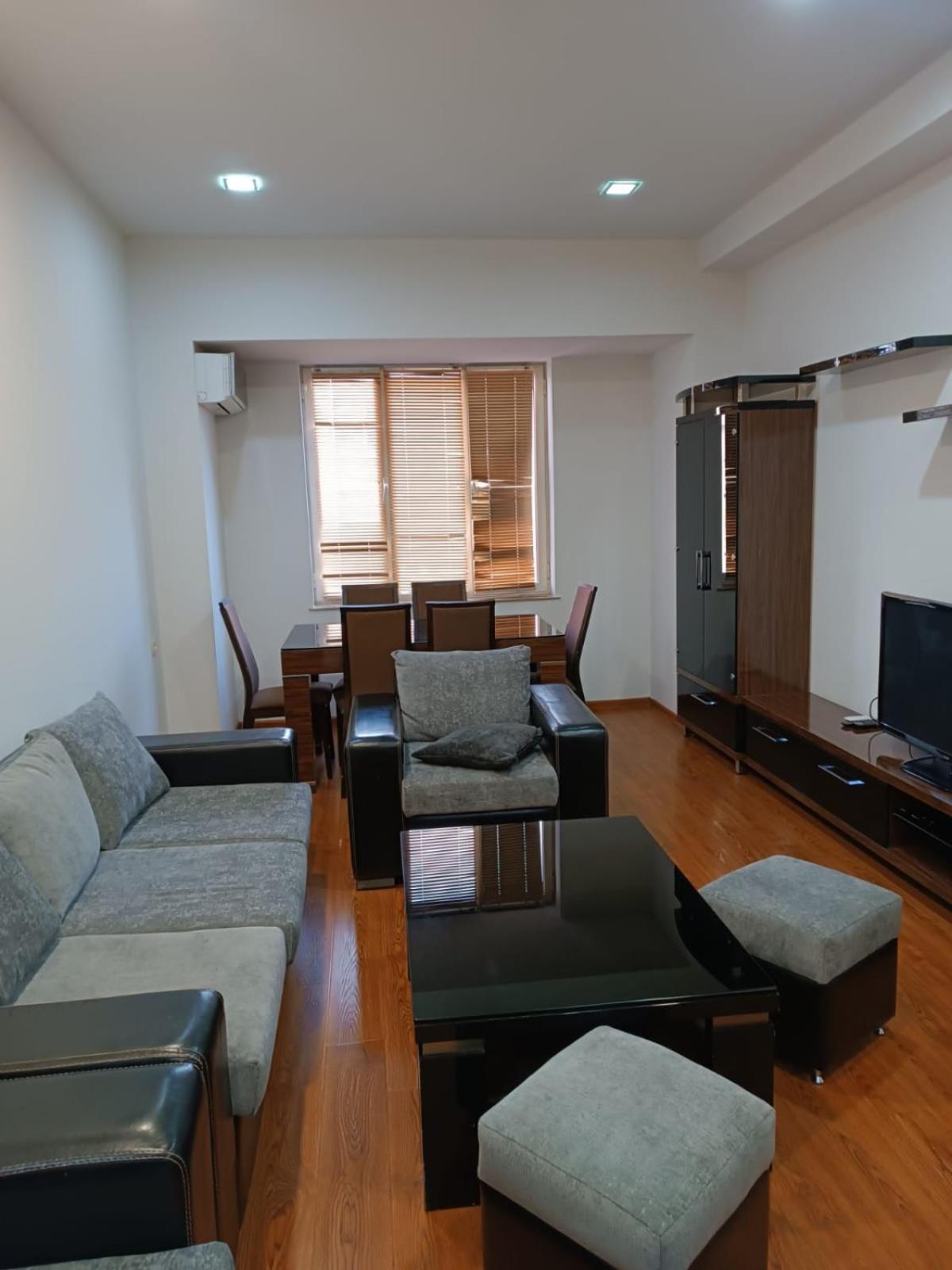 Rent Inn Yerevan On Buzand Street Exterior photo